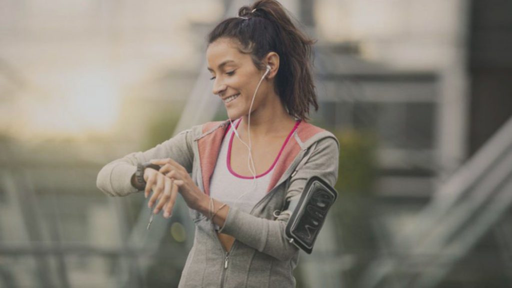 women is jogging with voice powered technologies for better wellbeing and healtcare